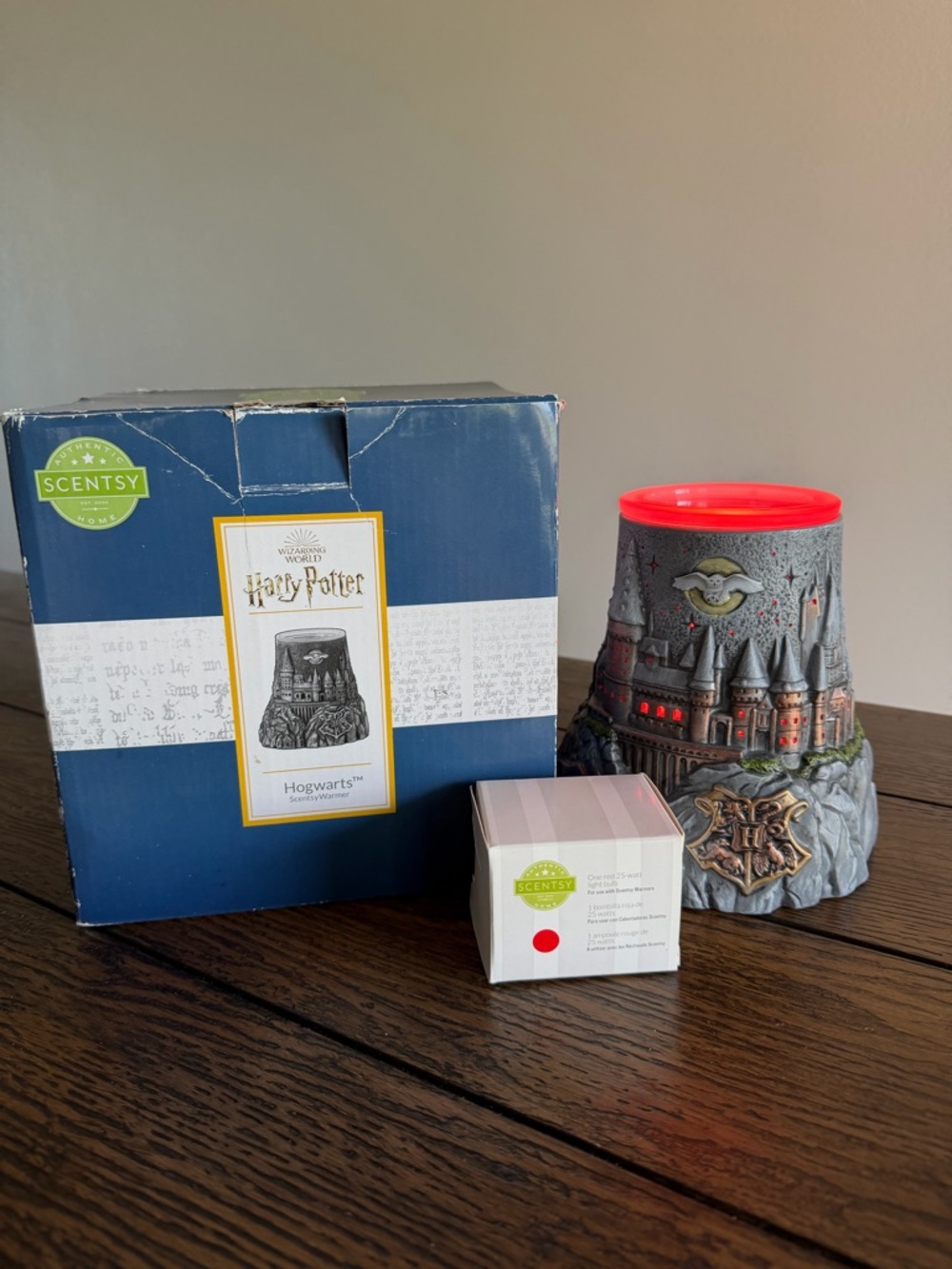 Harry Potter Hogwarts Castle Scentsy Wax Warmer With Box And Extra Bulb